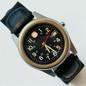 Vintage Wenger Marlboro SAK Design Swiss Field Date Watch Silver Black Gray